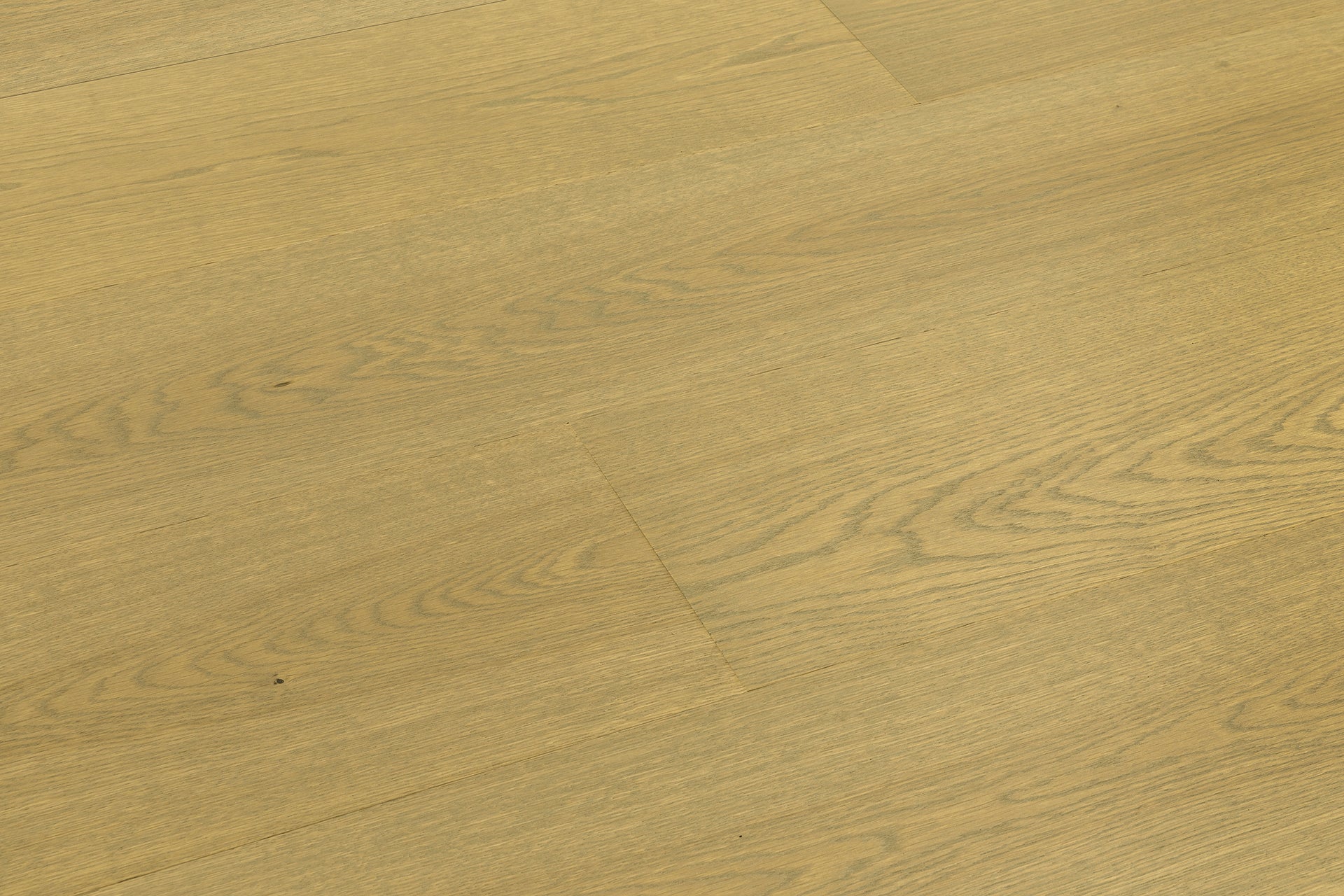 CLE00044 Classic Lacquered Honey Plank
