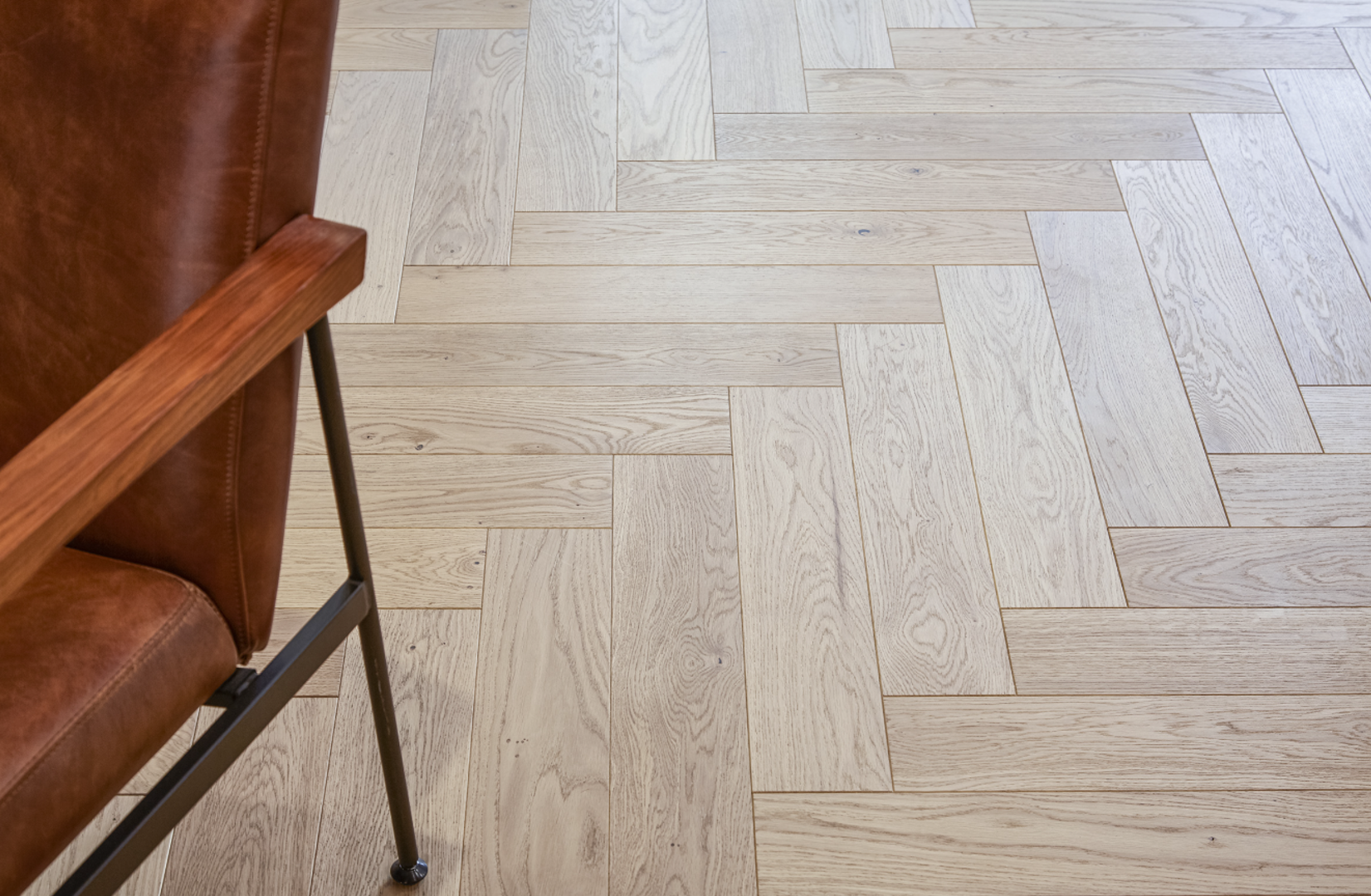 CLE00346 Rustic UV Oiled Blonde Herringbone